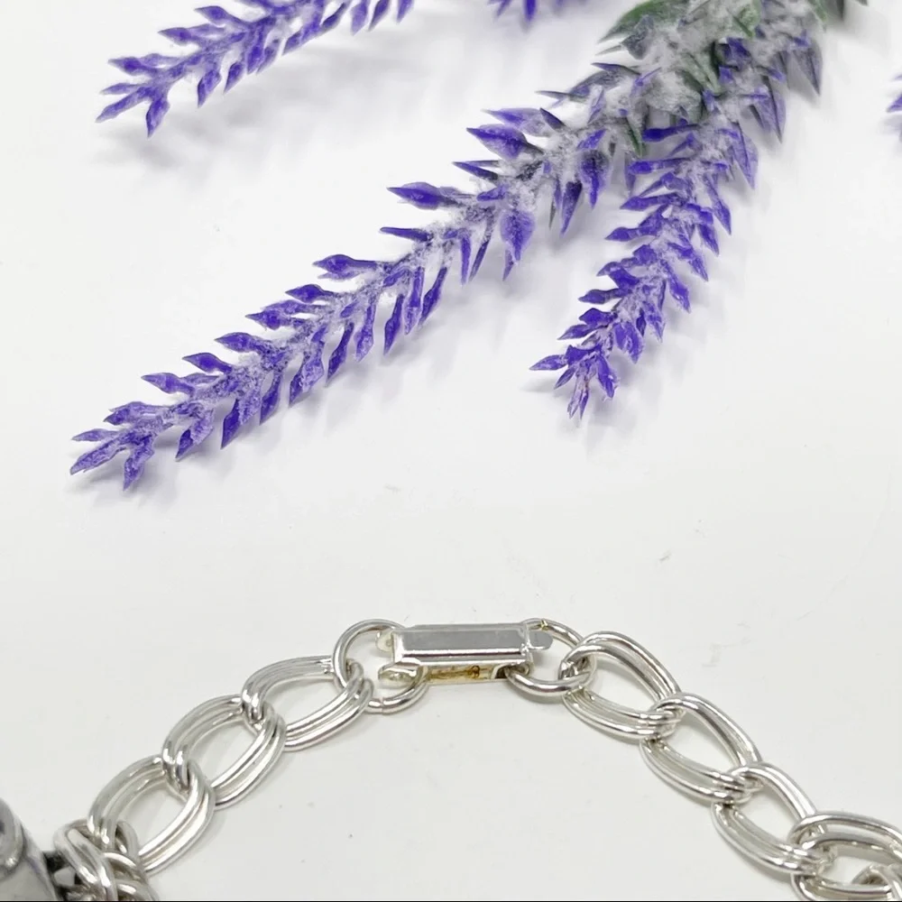 Chic Silver Elephant Charm Bracelet